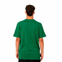 Camiseta New Era Core Branded Verde na internet