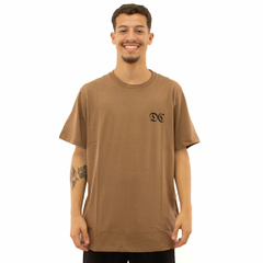 Camiseta DC The Issue Marrom - 360surfshop