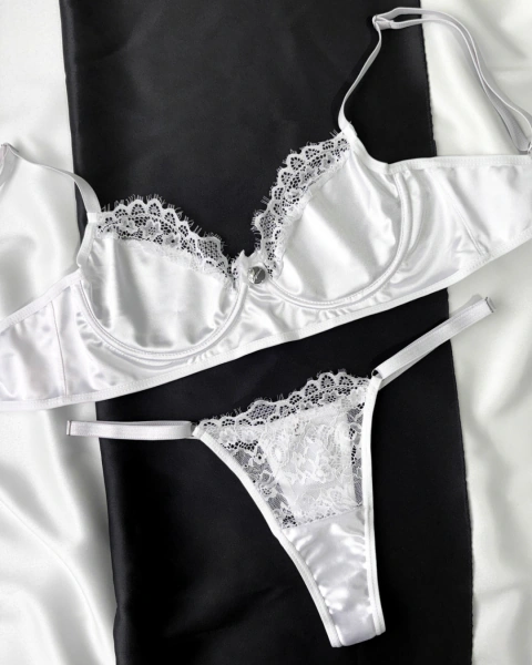 Conjunto Sexy na internet