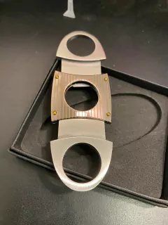 CORTACIGARROS METAL DOBLE RAYADO - comprar online