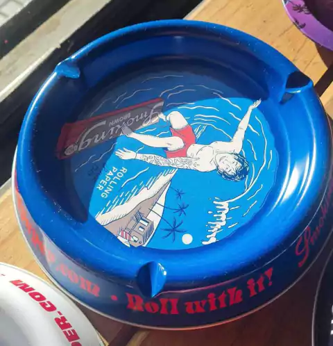 CENICERO SMOKING SURFER X 1 - comprar online