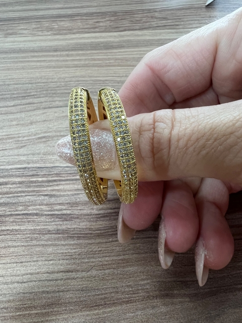 Argola Cravejada zircônia- semi jóia - semi novo