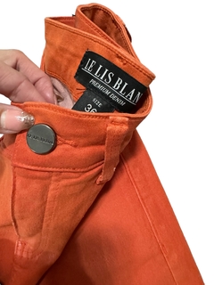 Calça Resinada - Le Lis Blanc - Semi Nova - Tam 36 - comprar online