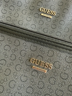 Kit Necessaire - Guess - Desapegy