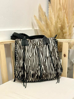 ARAUCARIA PELO CEBRA NEGRO - comprar online