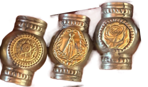 MEIA BOMBA ALPACA DETALHE AMARELO LATÃO