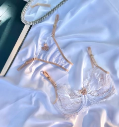 Conjunto Desejo Branco com nude