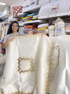 Toalha de Mesa Importada 1.40 X 1.40 Bege Claro - Irmãs Têxtil