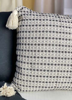 Capa de Almofada Pompom