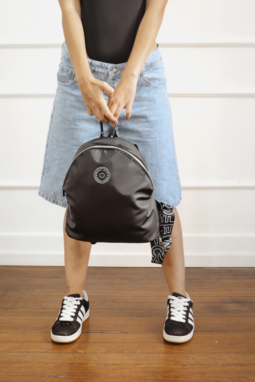 mochila mili impermeable negra con correas maria lefou nueva