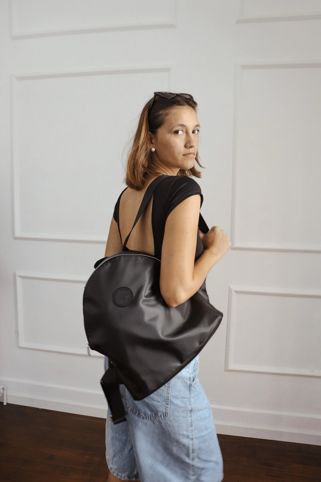 mochila mili impermeable negra con correas negra lisa