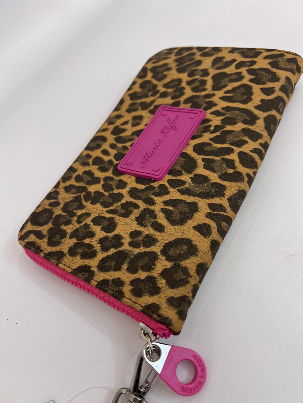 maxi billetera /Portadocumentos Amelie animal con fucsia