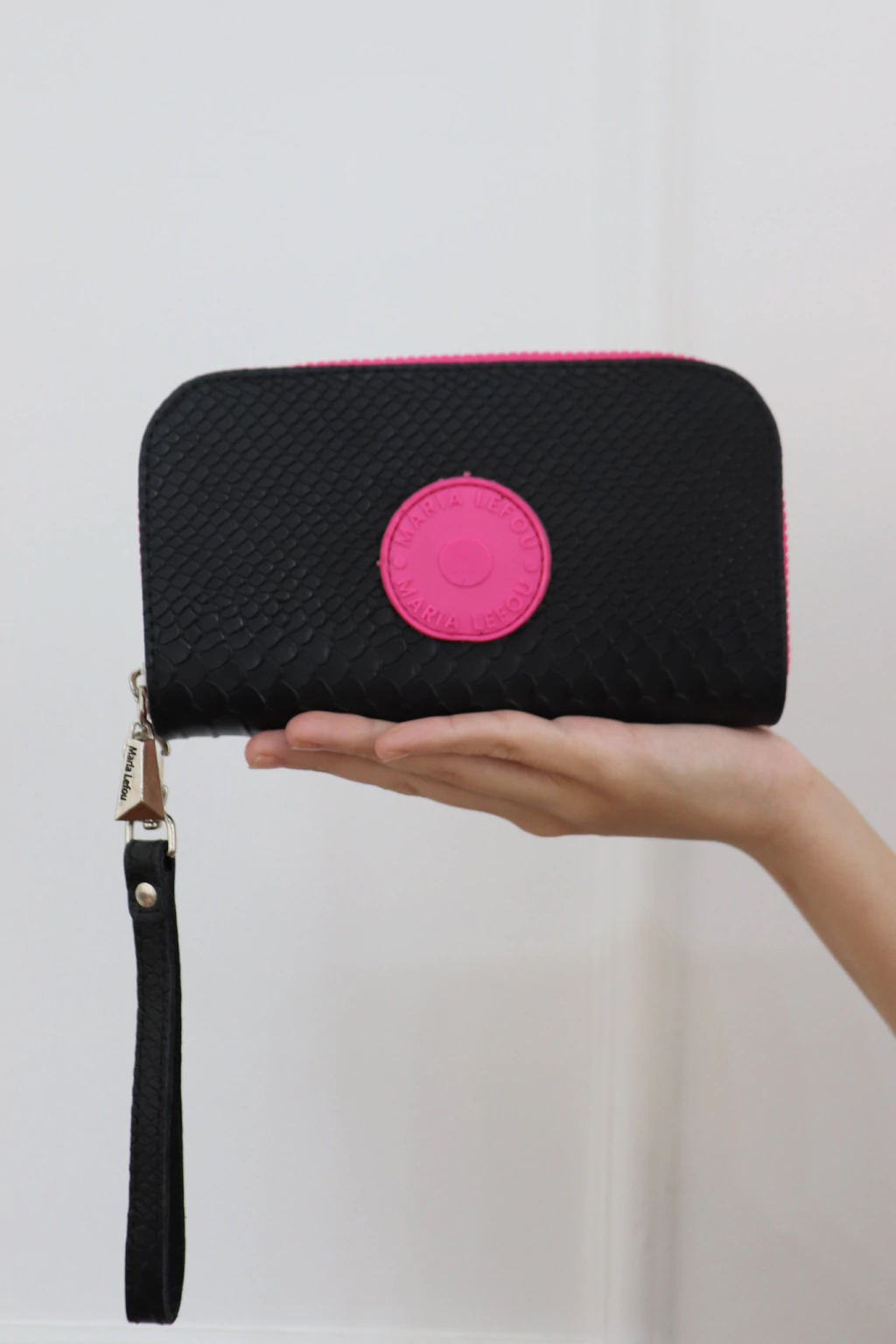 Billetera Doble cierre negra con fucsia