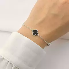 Pulseira 4 trevos preto resinado na internet