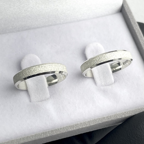 Par de Alianças de Namoro em Prata 950 chanfrada diamantada - 4mm M004 - comprar online