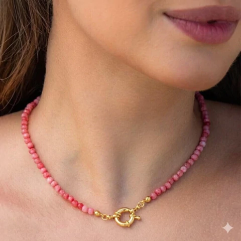 COLAR DELICADO DE JADE ROSA COM FECHO BOIA DOURADO - comprar online