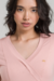Scrub Feminino Coach Limited Edition - Rose- Dra.Cherie na internet