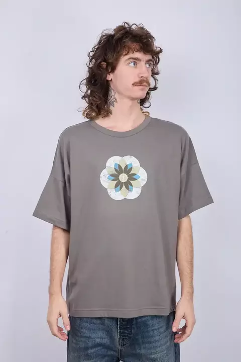 REMERA OVERSIZE BIG FLOWER - comprar online