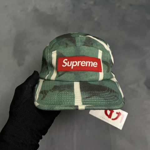 Boné Supreme “Damien Hirst Camp”