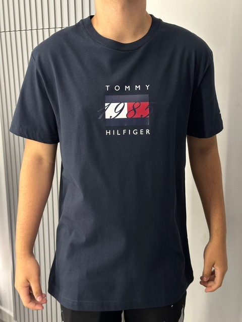 CAMISETA TOMMY HILFIGER AZUL MARINHO T034787