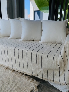 Cubre sillon/ manta liviana/ alfombra - Marilú