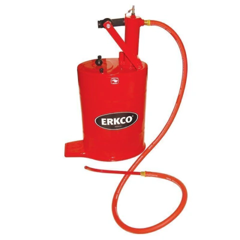 Cubeta metálica roja para aceite Erkco modelo 25 con capacidad de 19 litros y manguera naranja de 1.7 metros