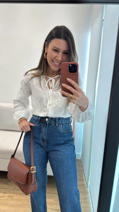 Calça Jeans Reta Lilian na internet