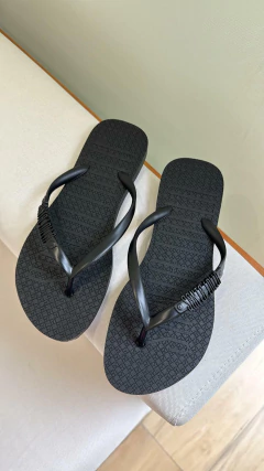 Chinelo Flip Flop Borracha Santa Lolla - Compose Looks