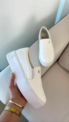 Tenis Slip on New Pele Branco Flat Santa Lolla