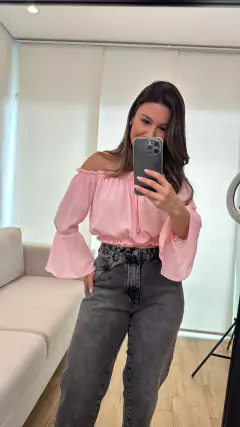 Blusa Gisele na internet