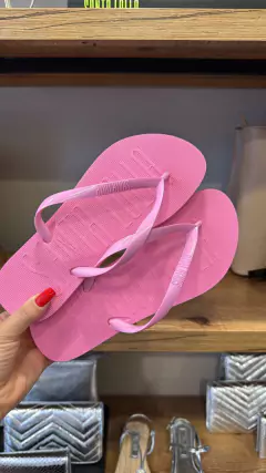 Chinelo Flip Flop Borracha Santa Lolla na internet