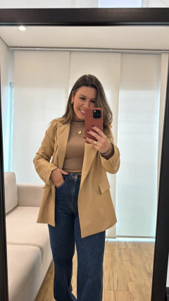 Blazer Nayra na internet