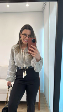 Blusa Bata Bordada Ariella - loja online