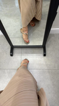 Rasteira Metalcolor Crinkle Santa Lolla - Compose Looks