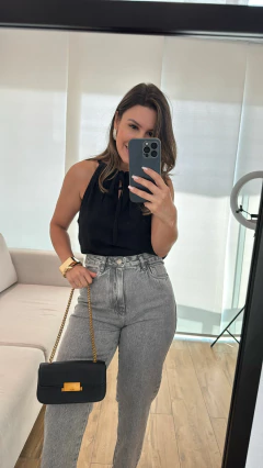 Calça Mom Josy na internet