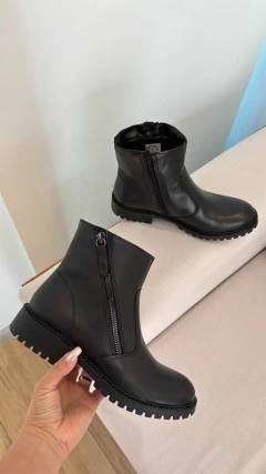 Bota Couro Confort Santa Lolla na internet