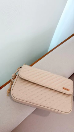 Bolsa M Material Soft Santa Lolla - comprar online