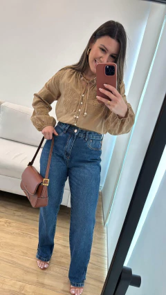 Calça Jeans Reta Lilian na internet