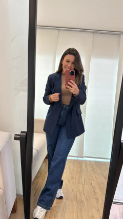 Blazer Nayra na internet