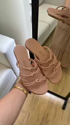 Rasteira Napa Soft Santa Lolla na internet