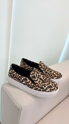 Tênis Slip on Lona Onça Santa Lolla - comprar online