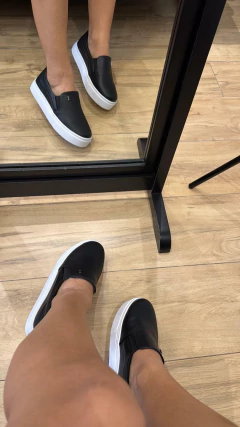 Tenis Slip on New Pele Preto Santa Lolla - comprar online