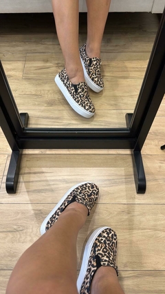 Tênis Slip on Lona Onça Santa Lolla - Compose Looks