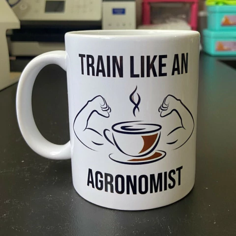 Caneca de Cerâmica "Train like an Agronomist" - PRONTA ENTREGA