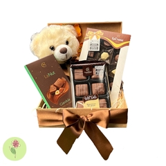 Urso com Chocolates Cacau Show