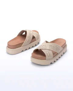 Melissa M-Lover Cross Platform Bege na internet