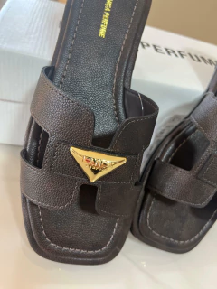 Rasteira H Com Enfeite LP - LANÇA PERFUME - comprar online