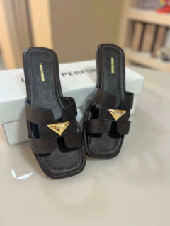 Rasteira H Com Enfeite LP - LANÇA PERFUME