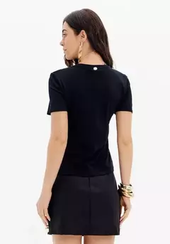 T-Shirt Baby Look Com Bordado - LANÇA PERFUME - Valentina Lois