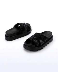 Melissa Cross M- Lover Platform Preto na internet